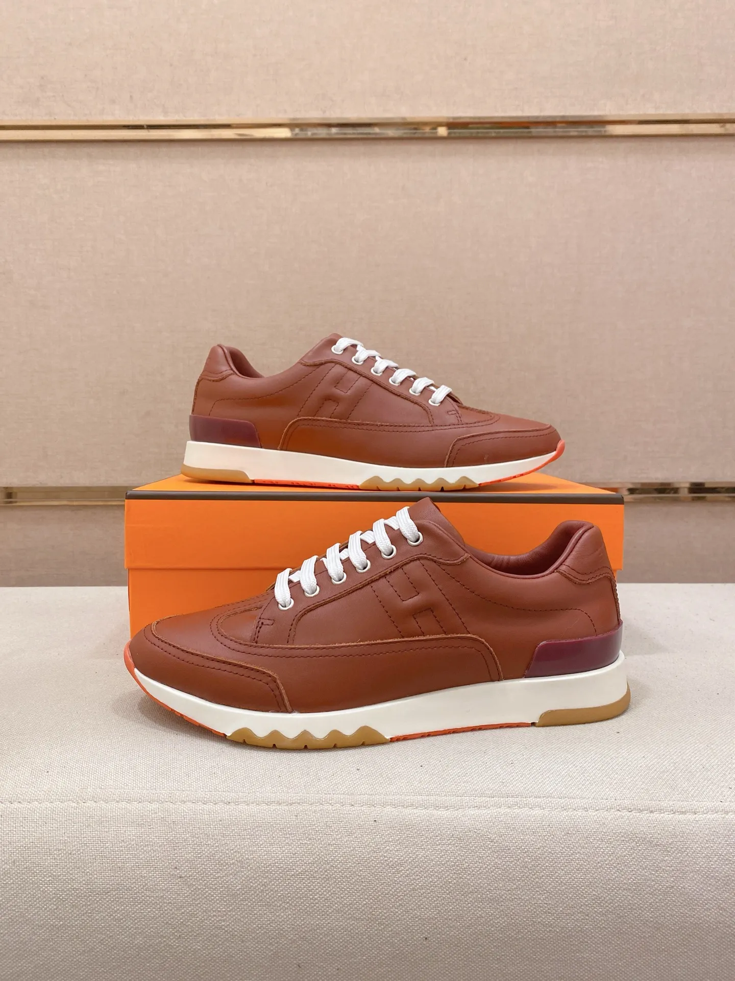 Ex-factory price: 500💰《HERMES》【Classic original single version】Hermès; top 🔝purchasing agent🔍🔍men's latest 🇺🇸sold simultaneously, original imported from Italy ▲▲first-layer cowhide ▲▲ (high-end, nobility and class) ) Exquisite workmanship (Italian 🇮🇹 imported water-dyed 🐂 cowhide lining) sole: original sole provided by the original factory, ⚠️exclusive double-layer activity·TPR·rubber·combined molded outsole; super comfortable·wear-resistant·non-slip·environmental protection The real thing is more beautiful when photographed in kind (high quality, following orders), you can come in and out at will * Number of yards: 38·39·40·41·42·43·44# (can be customized 45.)